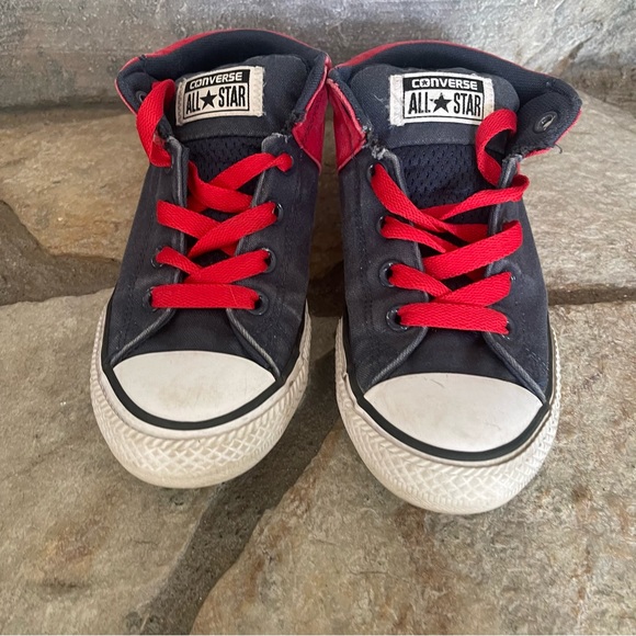 Youth converse all star shoes Sz 3 - Picture 2 of 5